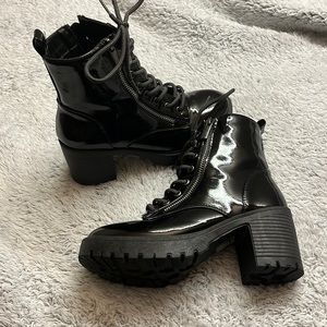 COPY - NEVER WORN BLACK HEEL BOOTS